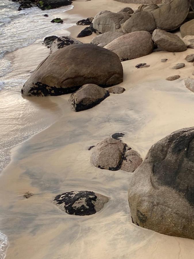 Apartamento Pe Na Areia Caraguatatuba Exteriör bild